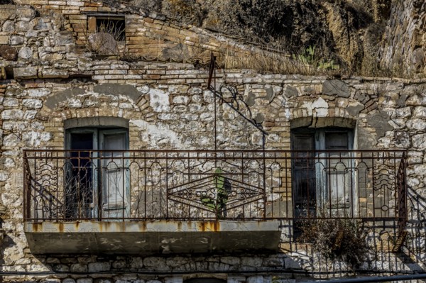 Abandoned ruins of the ghost town of Craco. A city abandoned due to an earthquake in the late 20th century. Province of Matera, Basilicata, Italy