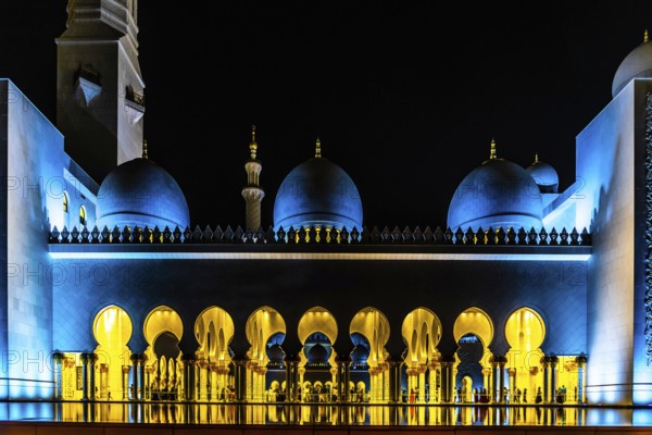 Shakezy Cayd Grand Mosque United Arab Emirates. Shooting Location: Dubai