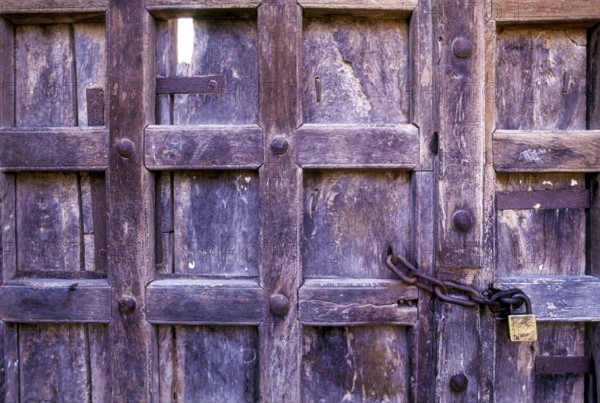 Old door with Lock at Tirupathi, Andhra Pradesh, South India, India, Asia