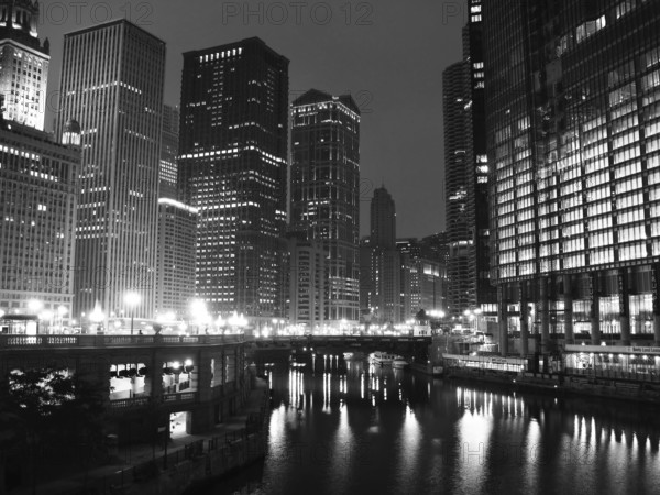 Skyscrapers in Downtown Chicago, Madison Avenue and Chicago River