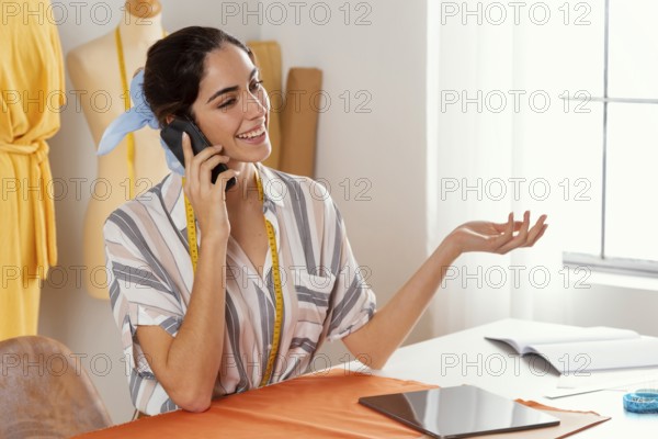 Medium shot woman talking phone