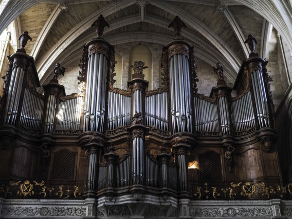 Organ in the Cathedral of St Andrew in Bordeaux