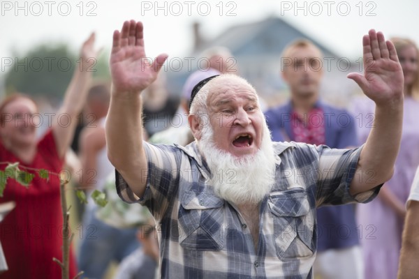 31 July 2021. Belarus The village of Autyuki: an elderly man with a skullcap protests