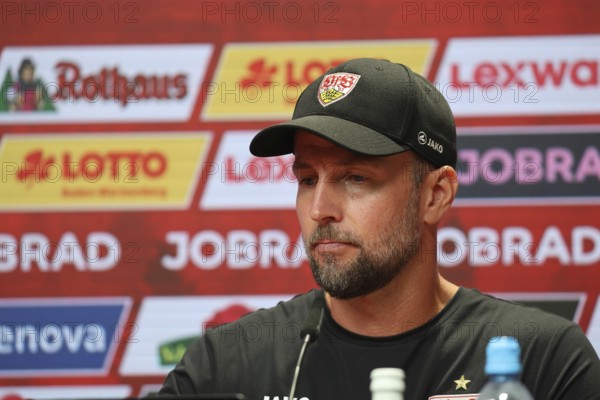 Coach Sebastian Höneß (VfB Stuttgart) at the press conference, PK after the match of the 1st FBL: 24-25: 1st Sptg. SC Freiburg - VfB Stuttgart DFL REGULATES PROHIBIT ANY USE OF PHOTOGRAPHS AS IMAGE SEQUENCES AND/OR QUASI-VIDEONan Photo: Joachim Hahne/johapress, Freiburg, Germany / Germany