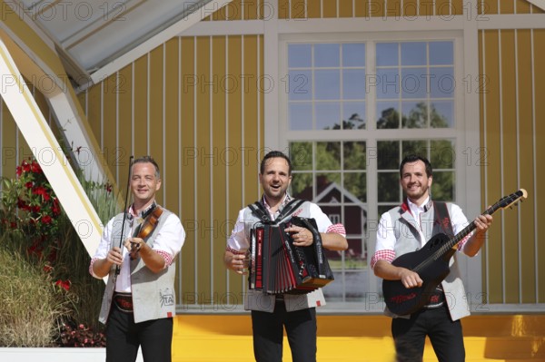 Die Fetzig'n from the Zillertal!!! (music group) in the ARD TV programme Immer wieder sonntags, Rust, Germany / Germany