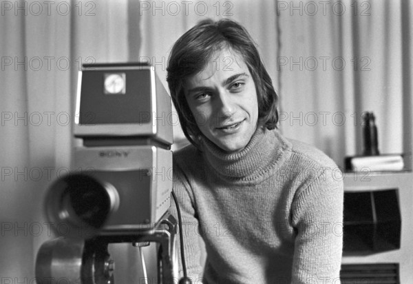 Lars Sven Lasse Hallström, born 2 June 1946 is a Swedish film director. He first became known for directing almost all the music videos by the pop group ABBA, and subsequently became a feature film director. He was nominated for an Academy Award for Best Director for My Life as a Dog (Mitt liv som hund) (1985) and later for The Cider House Rules (1999). His other celebrated directorial works include What's Eating Gilbert Grape (1993) and Chocolat (2000). Pictured in the 1970s with a movie camera 1975. Kristoffersson ref 7-28