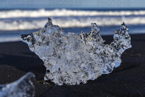 Evening at Diamond beach, Jökulsarln, south coast, Iceland
