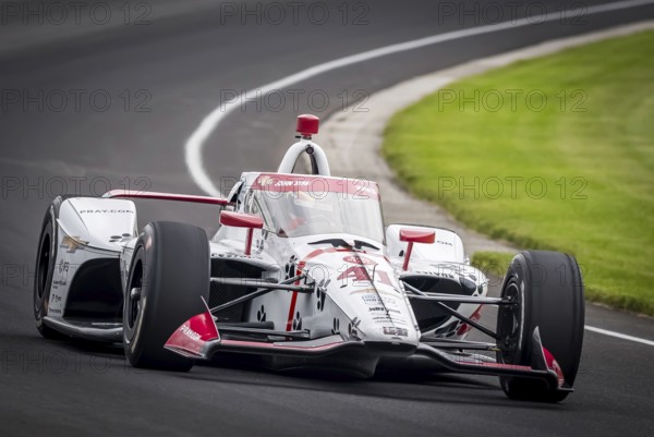 STING RAY ROBB (41) of Payette, Idaho comes off turn 3 during a practice for the 108th Running of the Indianapolis 500 at the Indianapolis Motor Speedway in Speedway, IN