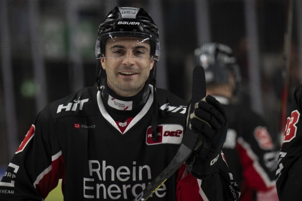 Laura Dick Cologne, LanxessArena, North Rhine-Westphalia, Maximilian Kammerer (Cologne Sharks, #9), PENNY DEL, Cologne Sharks-Nuremberg Ice Tigers on 26/11/2024 at the LanxessArena in Cologne Germany