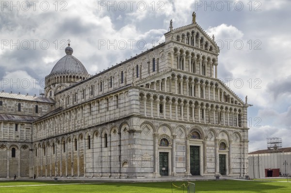Medieval cathedral of the Archdiocese of Pisa, entitled to Santa Maria Assunta. Its construction began in 1064