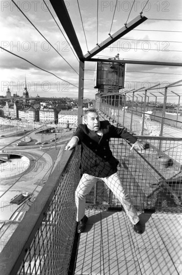 Mel Brooks. American filmdirector and actor born 1926. Pictured 1974 when visiting Sweden and the Katarina elevator, a passenger elevator in Stockholm at the Slussen area. He is pictured when on the highest level of the platform and jokes as if he is afraid of heights. Kristoffersson ref 10-24