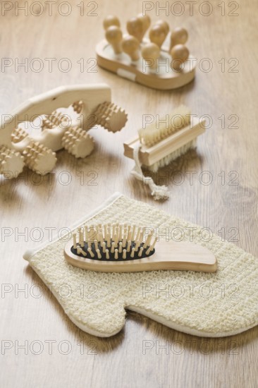 Set of wooden objects with bast