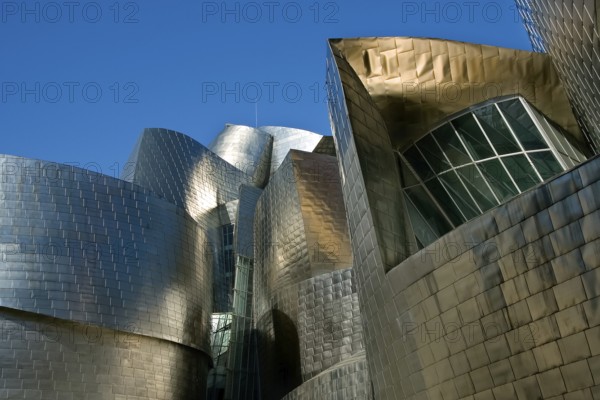 Guggenheim museum, Bilbao, Bizkaia, Spain