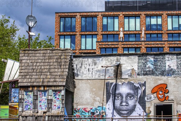 Berlin houses facade with graffiti. House with Graffiti in Berlin