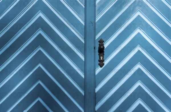 Blue door, Welfenschloss castle, Hannoversch Münden, Lower Saxony, Germany