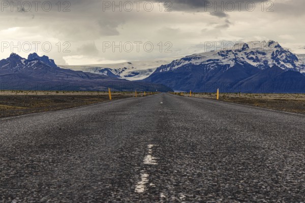 Roadside ring road to Jökulsarlon, south coast, Iceland