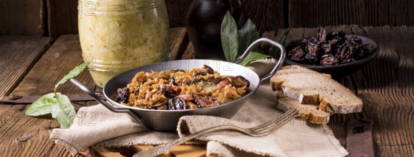 Old Polish traditional bigos