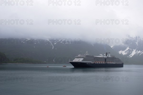 Oosterdam cruise ship of America going to Hubbard glacier and Saint Elias mountain, the longest tidewater glacier in Alaska, Saint Elias national park, disenchantment bay, Alaska, U.S.A. United States of America