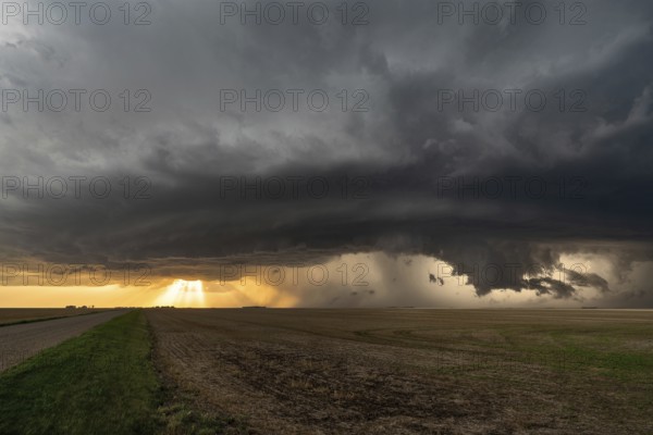 Prairie Storm Canada Summer time clouds warning