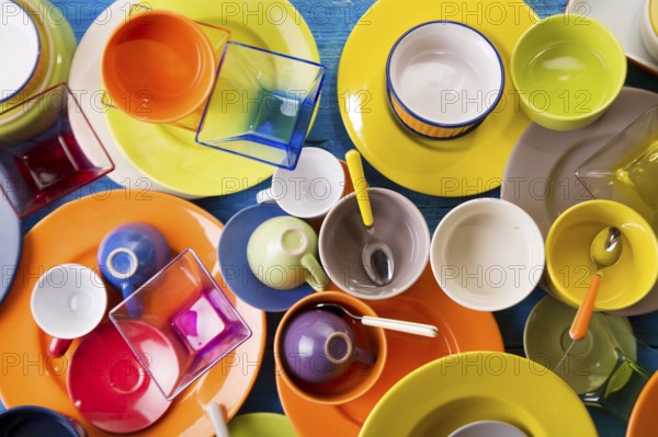 Presentation of mixed accessories for a colorful kitchen