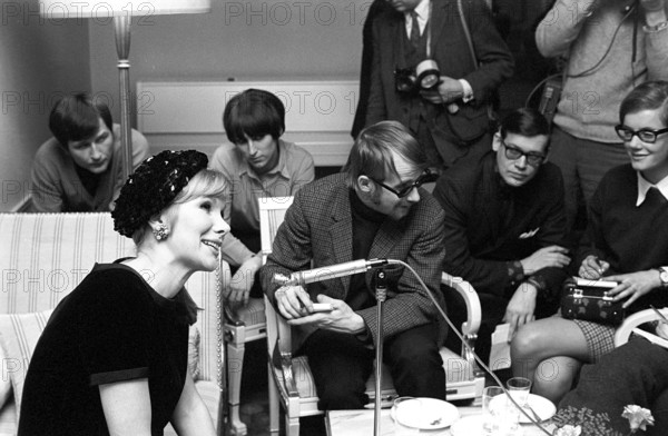 Susan Hampshire. CBE. English actress born 12 may 1937. Pictured here while in Sweden 1968 in connection with the BBC tv-series The Forsyte Saga in which she starred in the role of Fleur. The series was originally shown in 26 episodes on saturday evenings with start 7 january 1967. Sweden 1968. Conard ref 5544