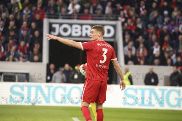 Philipp Lienhart (SC Freiburg) at the match of the 1st FBL: 24-25: 19th Sptg. SC Freiburg - FC Bayern Munich DFL REGULATES PROHIBIT ANY USE OF PHOTOGRAPHS AS IMAGE SEQUENCES AND/OR QUASI-VIDEOthen Photo: Joachim Hahne/johapress, Freiburg, Germany / Germany