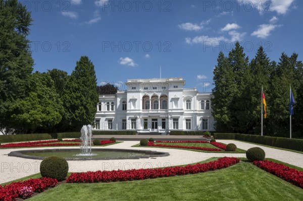 Bonn, government district (federal district, parliamentary district), Villa Hammerschmidt, official residence of the Federal President since 1950, view from the garden side