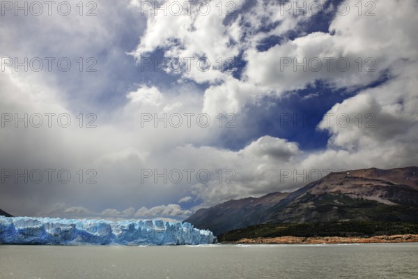 Perito Moreno Glacier, glacier tongue, glacier break, Los Glaciares National Park, Santa Cruz, Patagonia, Argentina