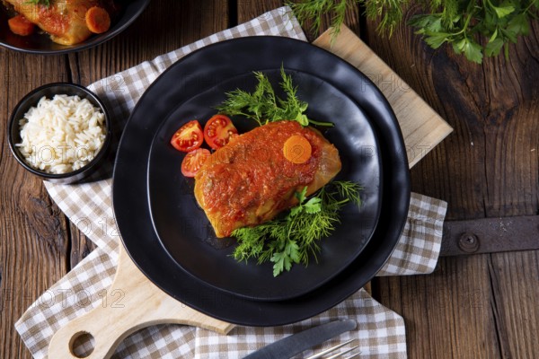 Roast cabbage rolls with rice and minced meat according to grandma's recipe