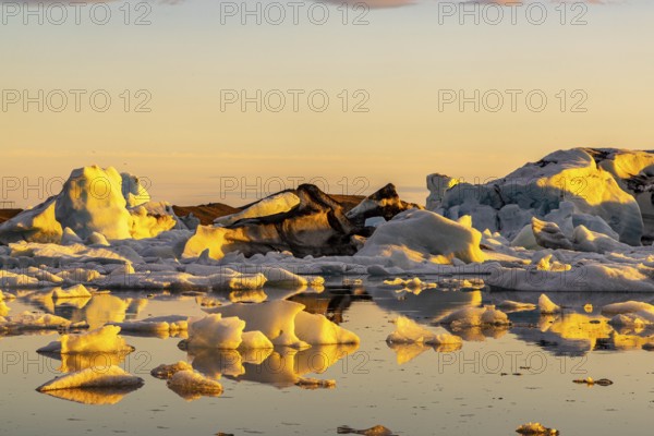 Evening at Jökulsarlon, south coast, Iceland