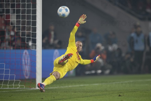 BEAUTIFUL SPORTS/ (DFL/DFB REGULATIONS PROHIBIT ANY USE OF PHOTOGRAPHS AS IMAGE SEQUENCES AND/OR QUASI-VIDEO) Cologne, RheinEnergieStadion, North Rhine-Westphalia, Marvin Schwäbe (1.FC Köln, Goalkeeper, #1), DFB-Pokal 1.FC Köln, Hertha BSC on 04.12.2024 at RheinEnergieStadion in Cologne Germany