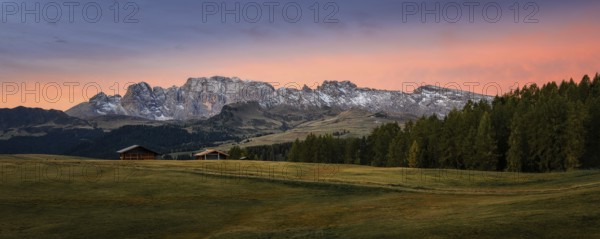 Alpe di Siusi, Seiser Alm, Rosengarten group in the morning before sunrise