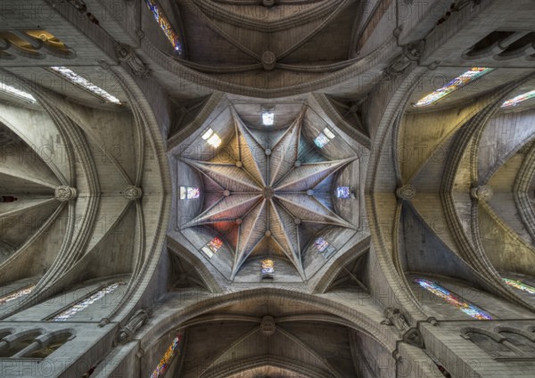Majorca, Esglesia Nostra Senyora dels Dolors, view into the vaults of the crossing tower