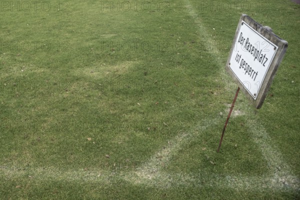 Sign the pitch is closed