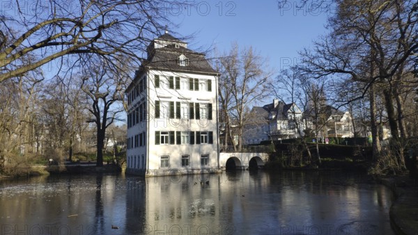 Holzhausenschlößchen, moated castle, Frankfurt am Main, Hesse, Germany