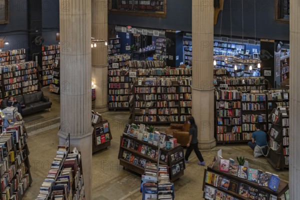 A picture of the interior of The Last Bookstore