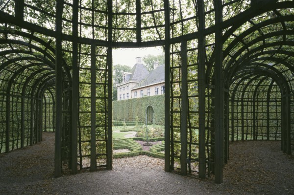 Berceaux in the Queen's Garden