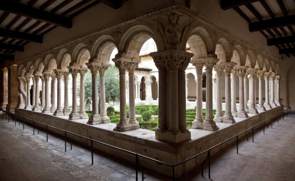 Aix en Provence, cloister of the cathedral. Romanesque cloister partial view with double columns, St., Saint, Saint