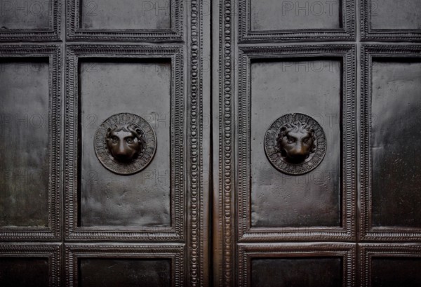 Aachen Cathedral Carolingian bronze door late 8th century Height 3.95 m Main entrance from the west Cut-out with riveted lion heads, St., Sankt, Saint