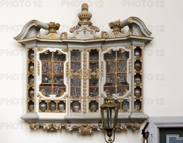 Reliquaries in the choir, St., Saint, Saint