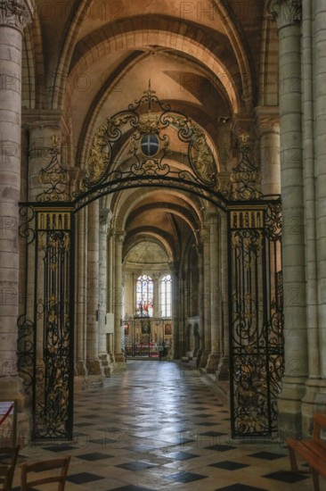 Saint-Etienne Cathedral, first Gothic cathedral, Sens, Burgundy, Yonne department, Bourgogne-Franche-Comte region, France