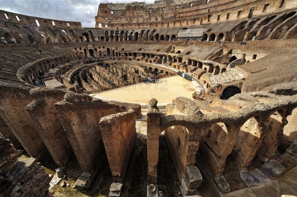 A picture of the amazing colosseum in Rome