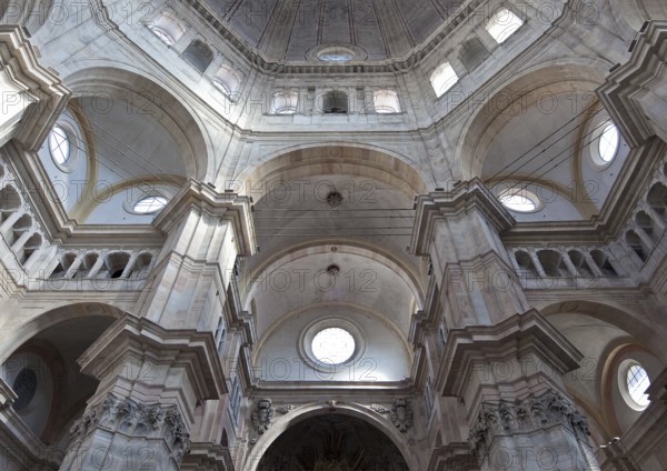 Italy Pavia 89725a Cathedral Start of construction 1488 Main construction period 16 - 18 c. Not completed until 1936 Dome tambour around 1750 Dome vaulting 1885 Central room View from west
