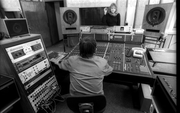 Germany, Berlin, 23 March 1992, GDR radio, studio of DS-Kultur in the Funkhaus in Nalepastraße, (Deutschlandsender)