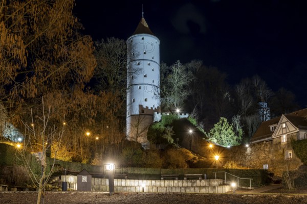 Night photo of the medieval town wall with White Tower, Biberach an der Riß, Upper Swabia, Baden-Württemberg, Germany