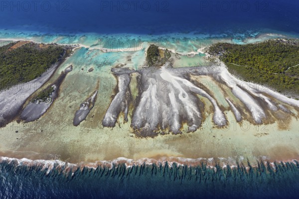 Impressions of Apataki Atoll, Tuamotu Archipelago, French Polynesia