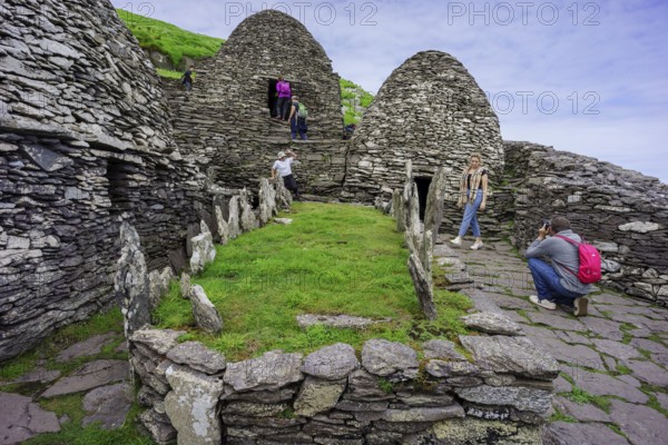 Clochans, stone cells. monastery at the top, Skellig Michael island, Mainistir Fhionáin (St. Fionan?s Monastery), county Kerry, Ireland, United Kingdom
