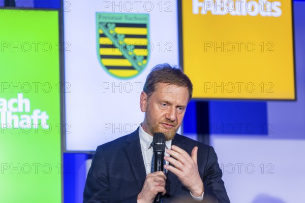 The Dresden factory is Jenoptik's most modern production facility. The optical systems manufactured there are what make the global chip industry possible in the first place. At almost 100 million euros, the largest single investment in the company's recent history has been realised. Prime Minister Michael Kretschmer gives a welcoming speech, Dresden, Saxony, Germany