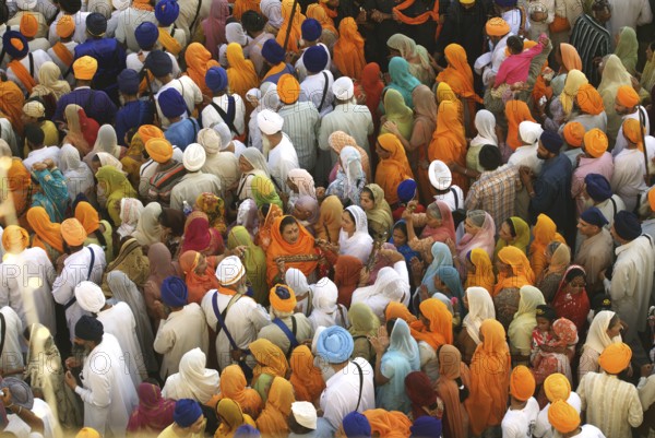 Sikh devotees taking part procession Sachkhand Saheb Gurudwara Consecration perpetual Guru Granth Sahib Nanded, Maharashtra