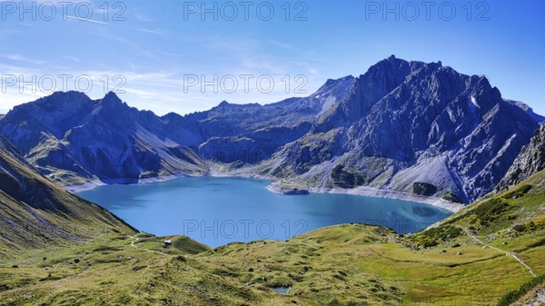 Panoramic view of the Lüner See from the Lünerkrinne, in the background Seekopf, Kanzelköpfe and Totalpk